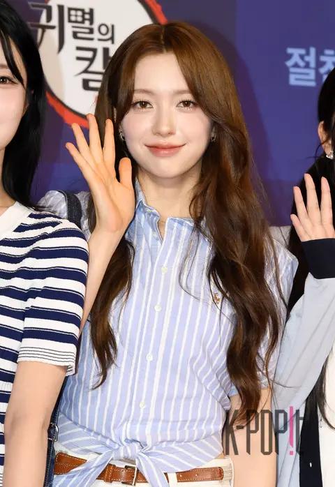 Moon Chanel (FIFTY FIFTY) — Demon Slayer Red Carpet