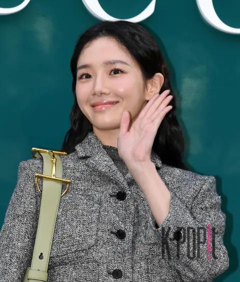 Park Gyu-young — Launch