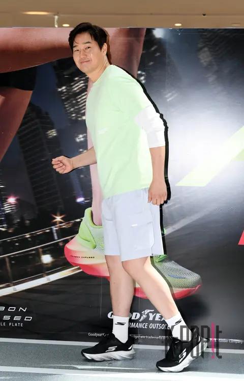 Yu Ji-tae — Launch