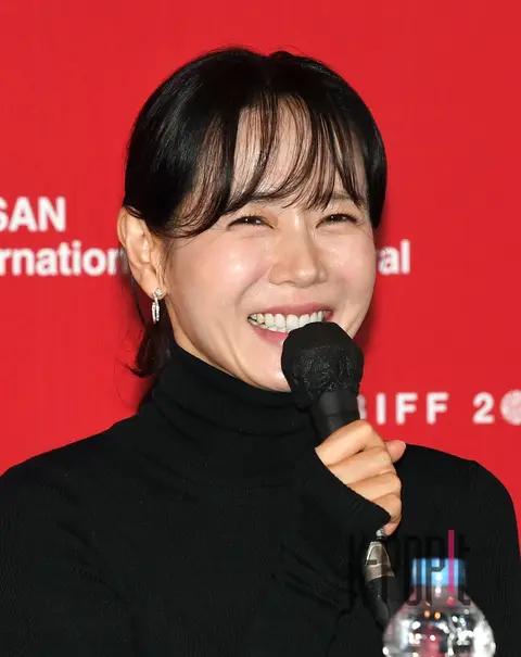 Son Ye-jin — No Other Choice Opening