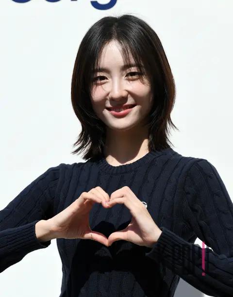 Park Ji-hyun — Launch