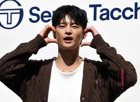 Seo In-guk — Launch