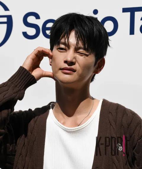 Seo In-guk — Launch