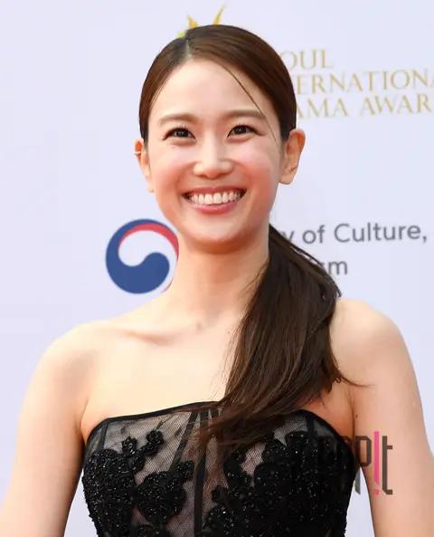 Jang Hee-ryung — Seoul Drama Awards Red Carpet