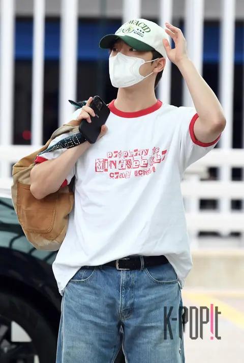 Dino (SEVENTEEN) — Airport