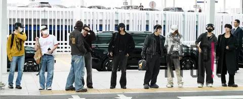 SEVENTEEN — Airport