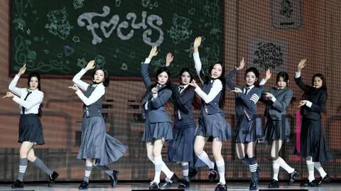 Hearts2Hearts — Showcase