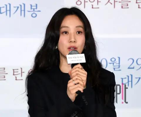 Jeong Ryeo-won — The Woman in the White Car Press Screening