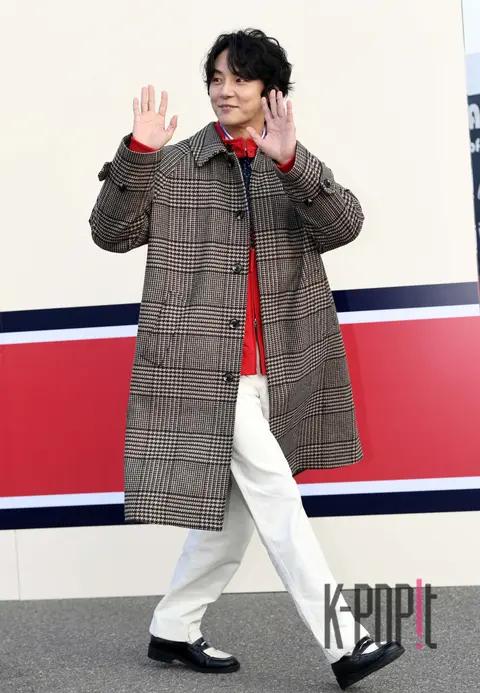 Yoon Si-yun — Launch