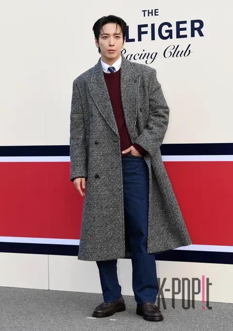 Jung Yong-hwa — Launch