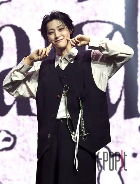 WEi Yu Yong-ha — Showcase