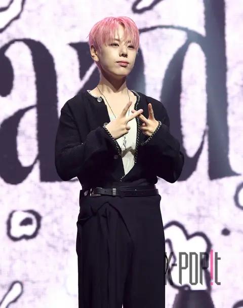 WEi Jang Dae-hyun — Showcase