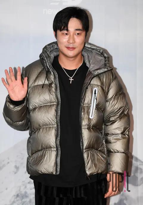 Kim Ha-sung — Launch