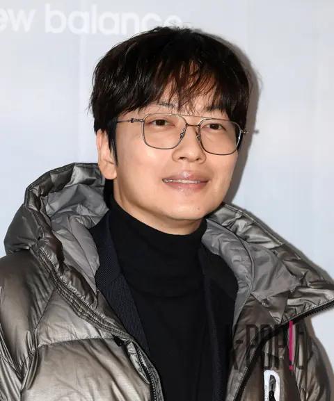 Lee Dong-hwi — Launch