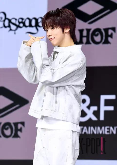 Cha Woong-gi (AHOF) — Showcase