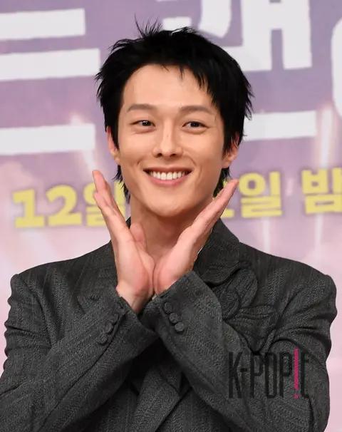 Jang Ki-yong — Kiss Awkwardly Production Briefing