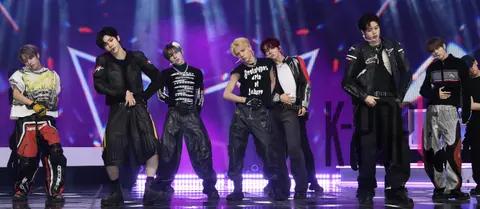 Close Your Eyes — Showcase
