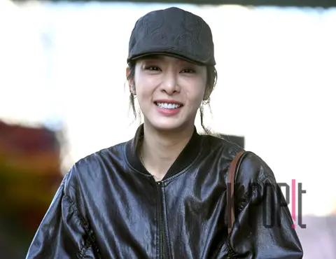 Seol In-ah — Arrival — 2025-11-18
