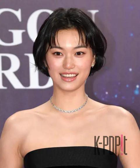 Kim Do-yeon — Blue Dragon Film Awards Red Carpet