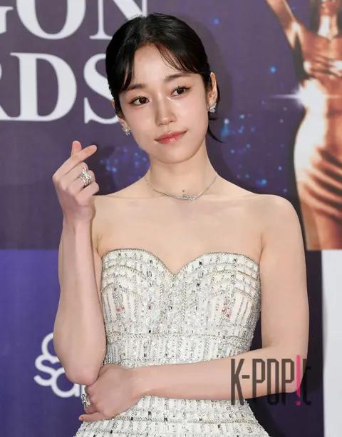 Noh Yun-seo — Blue Dragon Film Awards Red Carpet