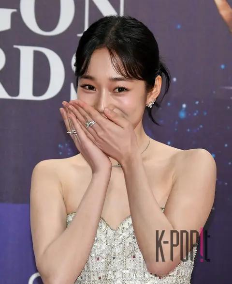 Noh Yun-seo — Blue Dragon Film Awards Red Carpet
