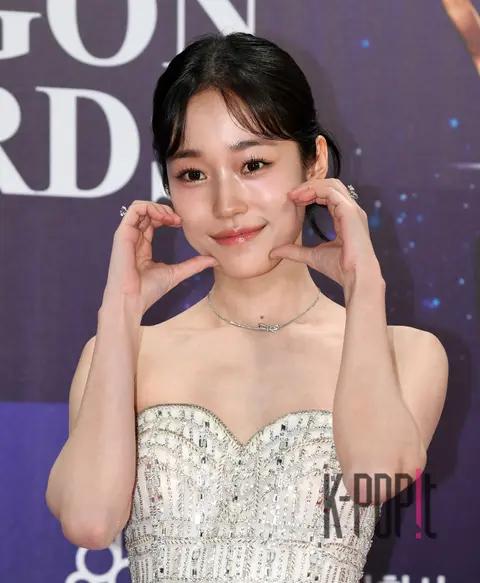 Noh Yun-seo — Blue Dragon Film Awards Red Carpet