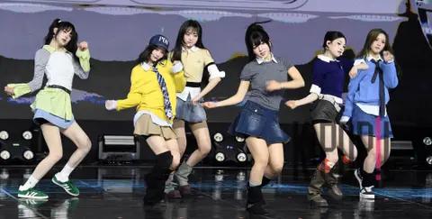 Moon (tripleS) — Showcase