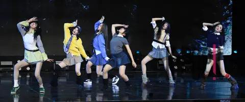 Moon (tripleS) — Showcase