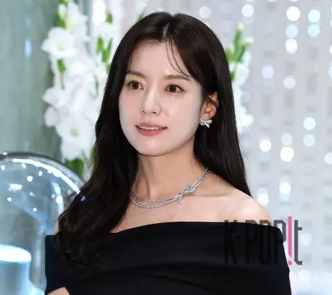 Han Hyo-joo — Launch